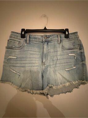NWOT Studio Blue Light Wash Frayed Hem Denim Shorts